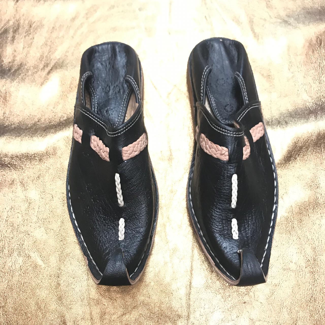 moroccan_handmade_babouche_moroccan_slippers_handmade_shoes_traditional_shoes_Babouche_Aladin_En_Cuir_Tongs_Marocaines_Aladin_flip_flop_slippers_11