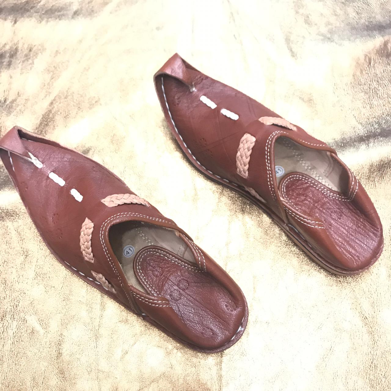 moroccan_handmade_babouche_moroccan_slippers_handmade_shoes_traditional_shoes_Babouche_Aladin_En_Cuir_Tongs_Marocaines_Aladin_flip_flop_slippers_13