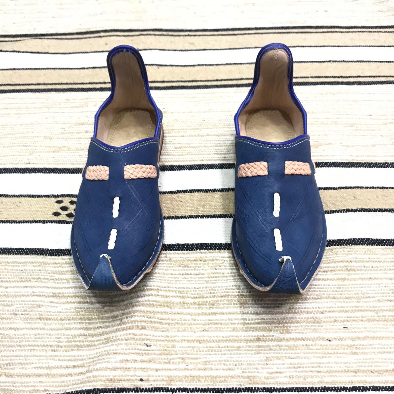 moroccan_handmade_babouche_moroccan_slippers_handmade_shoes_traditional_shoes_Babouche_Aladin_En_Cuir_Tongs_Marocaines_Aladin_flip_flop_slippers_15