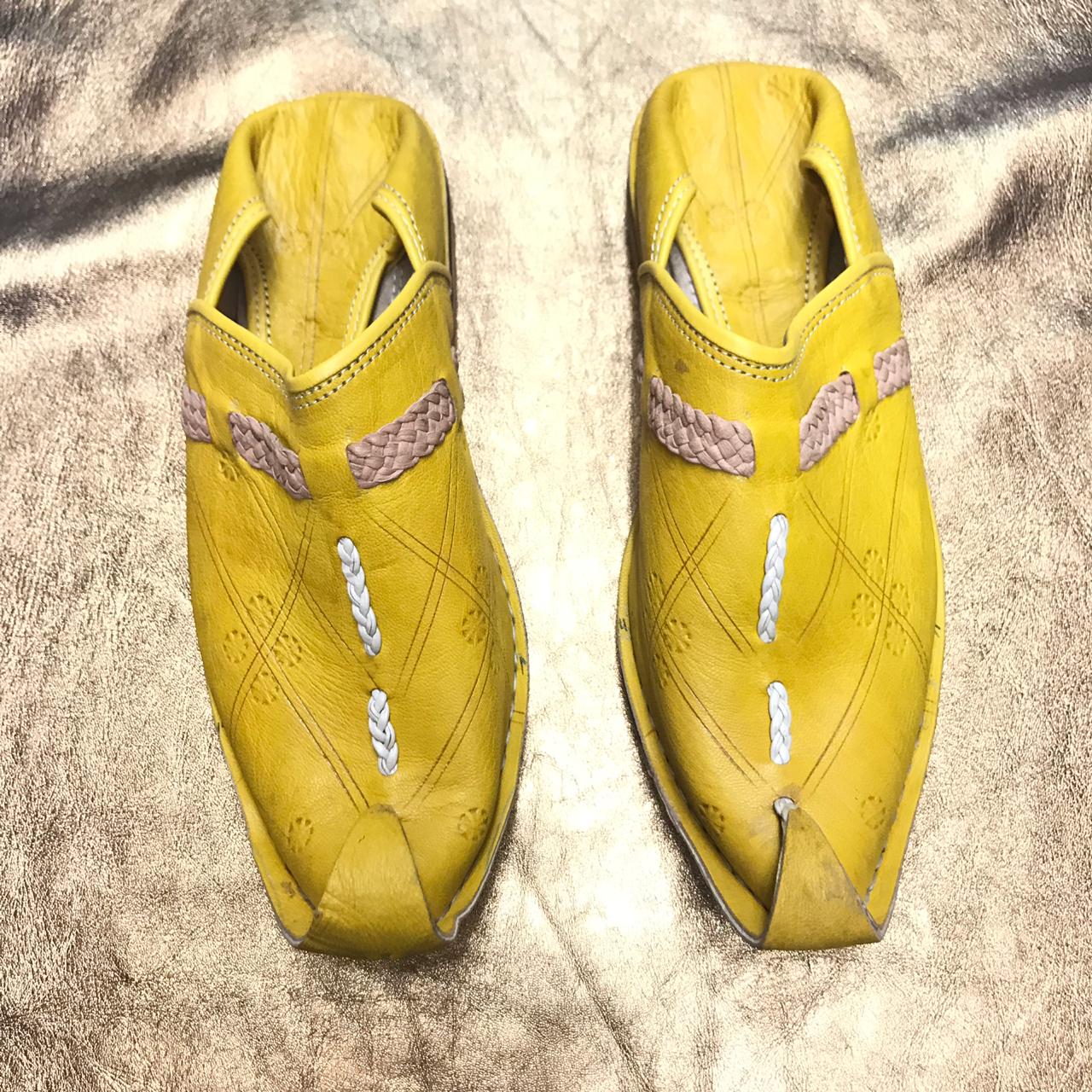 moroccan_handmade_babouche_moroccan_slippers_handmade_shoes_traditional_shoes_Babouche_Aladin_En_Cuir_Tongs_Marocaines_Aladin_flip_flop_slippers_4