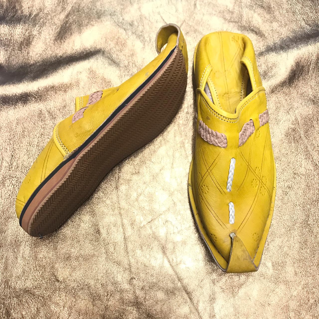 moroccan_handmade_babouche_moroccan_slippers_handmade_shoes_traditional_shoes_Babouche_Aladin_En_Cuir_Tongs_Marocaines_Aladin_flip_flop_slippers_5