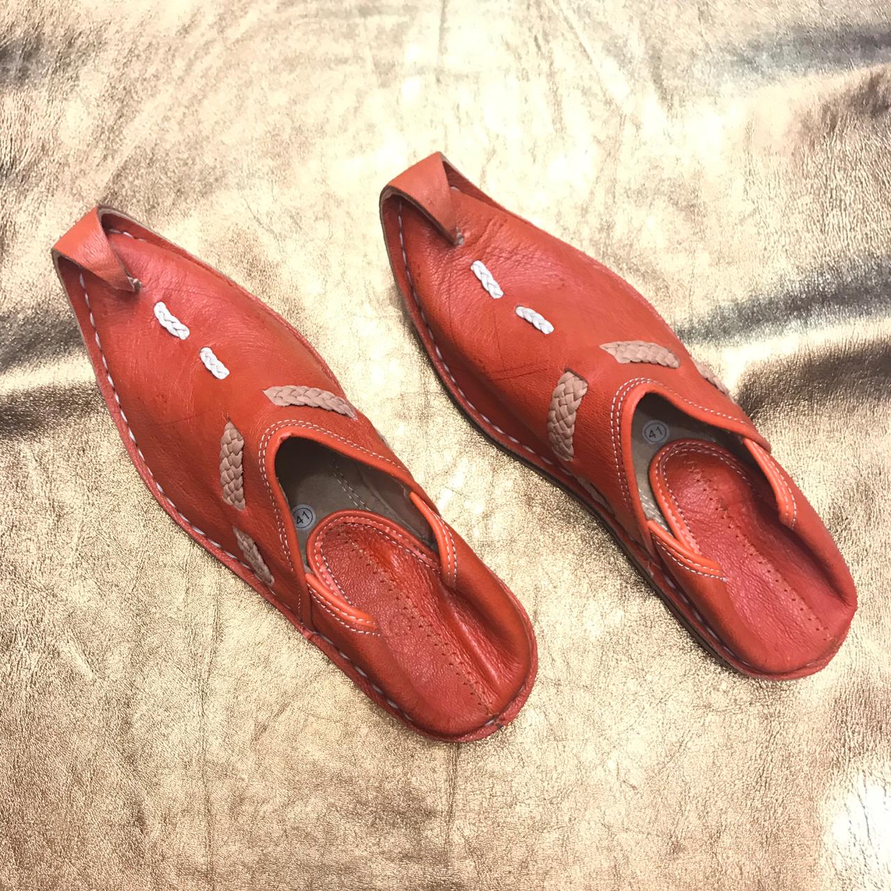 moroccan_handmade_babouche_moroccan_slippers_handmade_shoes_traditional_shoes_Babouche_Aladin_En_Cuir_Tongs_Marocaines_Aladin_flip_flop_slippers_6