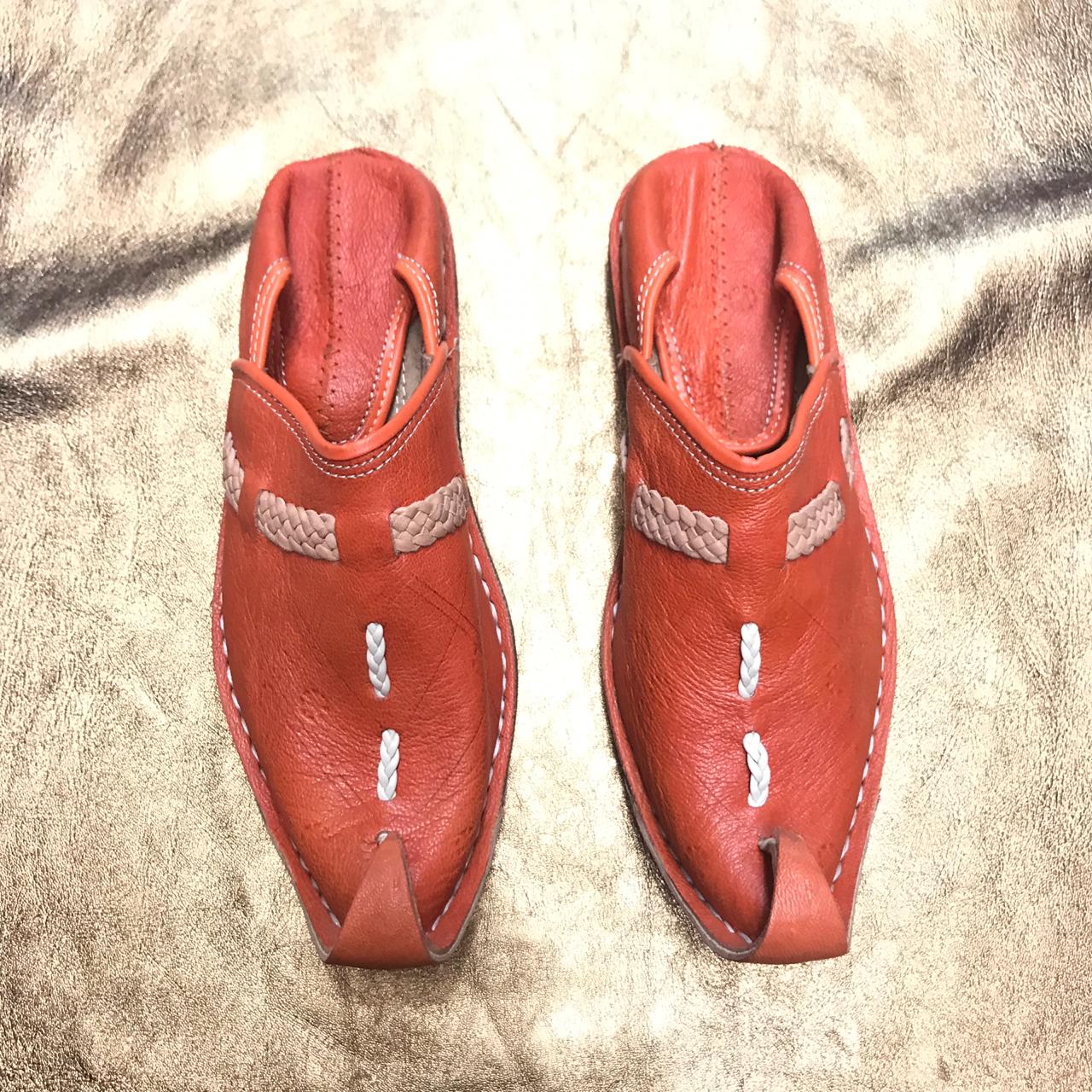 moroccan_handmade_babouche_moroccan_slippers_handmade_shoes_traditional_shoes_Babouche_Aladin_En_Cuir_Tongs_Marocaines_Aladin_flip_flop_slippers_7