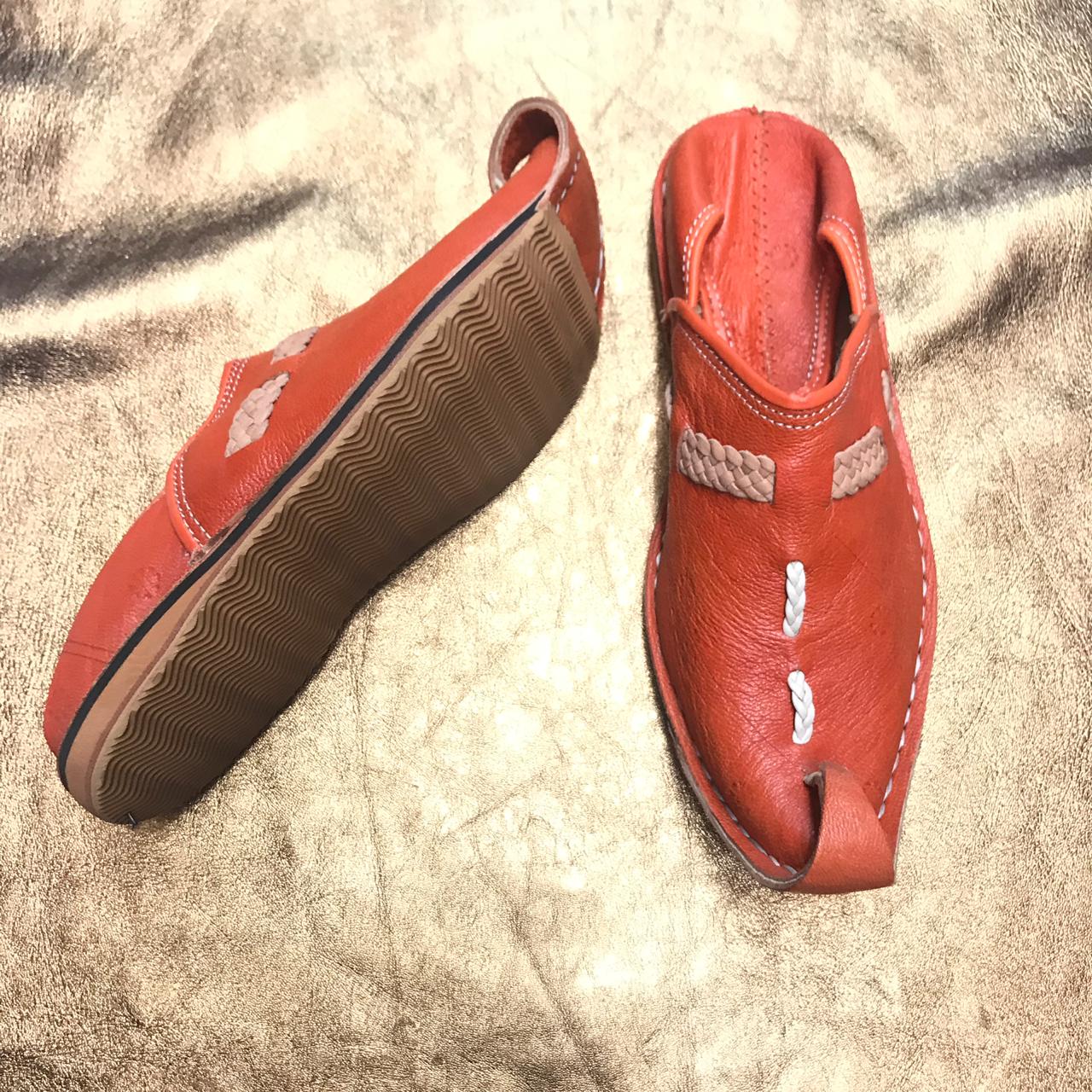 moroccan_handmade_babouche_moroccan_slippers_handmade_shoes_traditional_shoes_Babouche_Aladin_En_Cuir_Tongs_Marocaines_Aladin_flip_flop_slippers_8